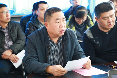 綜合辦公室主任梁東生宣讀考核匯報(bào)會(huì)的總體要求、注意事項(xiàng)及匯報(bào)順序
