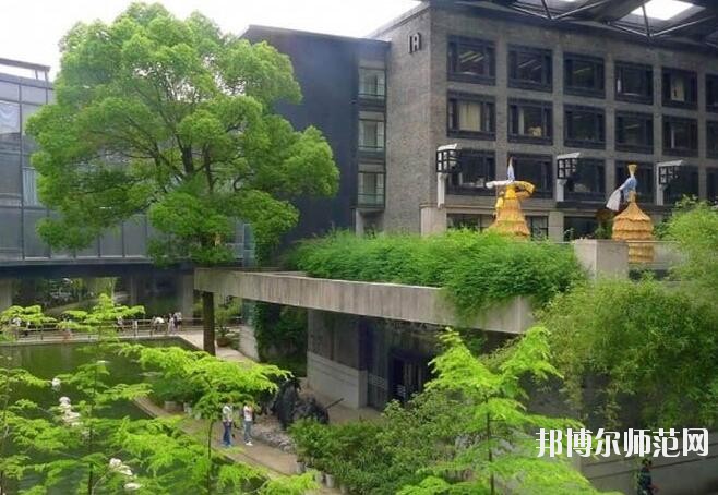 重慶新渝技工幼兒師范學(xué)校2018年報名條件、招生對象