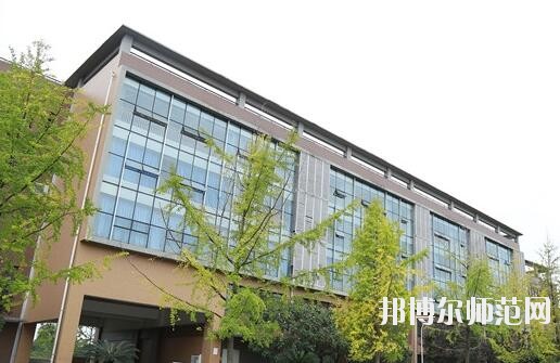 郫縣友愛(ài)職業(yè)技術(shù)幼兒師范學(xué)校2018年報(bào)名條件、招生對(duì)象