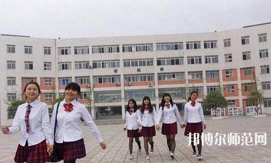 成都工程職業(yè)技術(shù)幼兒師范學(xué)校2018年報(bào)名條件、招生對(duì)象