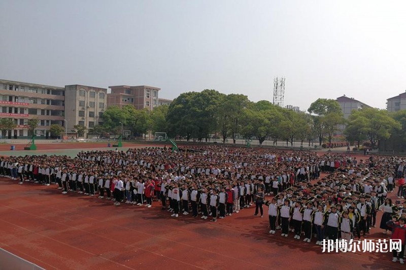 陜西工貿(mào)職業(yè)中等專業(yè)師范學(xué)校2020年報(bào)名條件、招生要求、招生對象