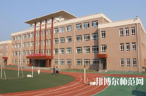 江西2020年幼師學(xué)校中專升大?？际裁? width=
