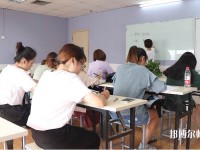廣東2020年幼師學(xué)校中專升大?？际裁? /><b>廣東2020年幼師學(xué)校中專升大?？际裁?/b><span>2019-11-21 14:52</span><p>現(xiàn)在很多同學(xué)在初中讀完之后就放棄讀高中而去選擇一個(gè)中專的職業(yè)院校就讀幼師專業(yè)，這樣固然是節(jié)省時(shí)間，可以早點(diǎn)工作，但是年齡</p></a></li>
            <li><a href=