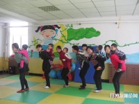黃石2020年幼師學校中專升大?？际裁? /><b>黃石2020年幼師學校中專升大?？际裁?/b><span>2020-03-24 15:30</span><p>黃石2020年幼師學校中專升大專考什么?現(xiàn)在這個發(fā)展這么迅速的社會，步入社會都是需要學歷的，你學歷高低取決于你的工作崗位，薪</p></a></li>
            <li><a href=