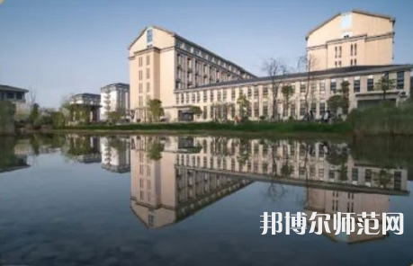 湖北恩施師范學(xué)院2023年報名條件、招生要求、招生對象