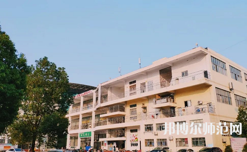 湖北工程學(xué)院新技術(shù)師范學(xué)院2023年報(bào)名條件、招生要求、招生對(duì)象