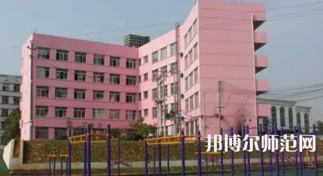 2023年達州高級技工幼兒師范學(xué)校報名條件、招生對象